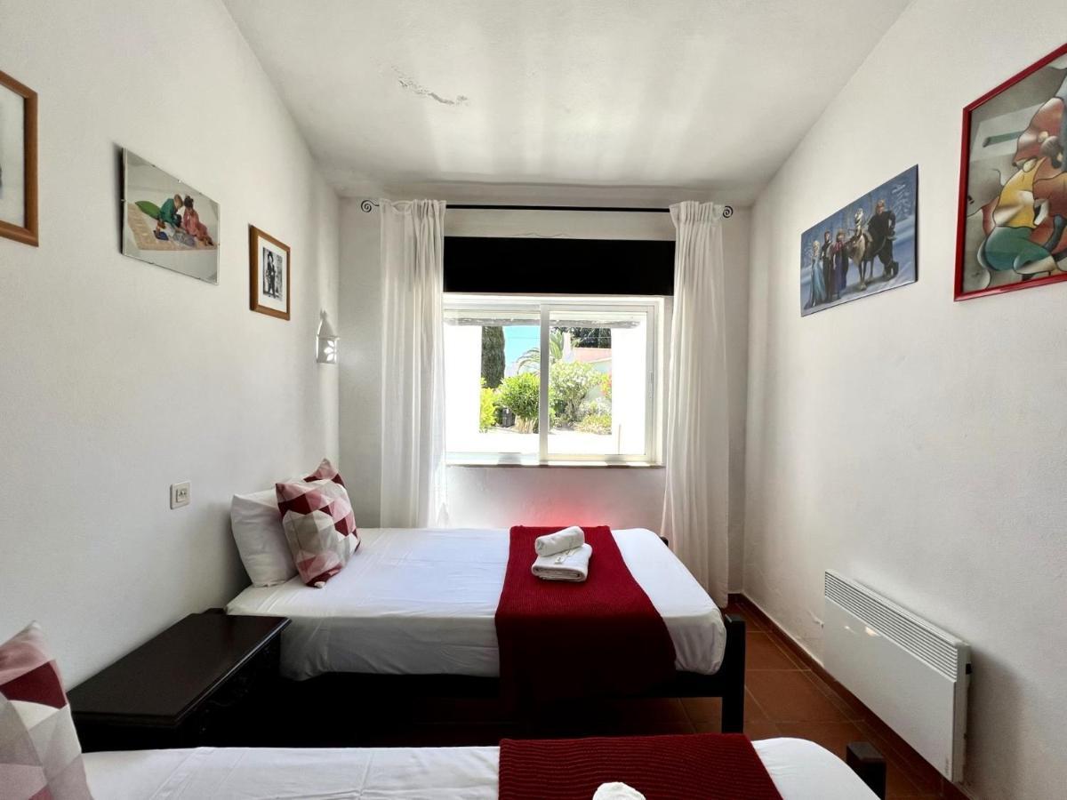 Armacao De Pera Twins 3 With Pool By Homing Apartment Bagian luar foto