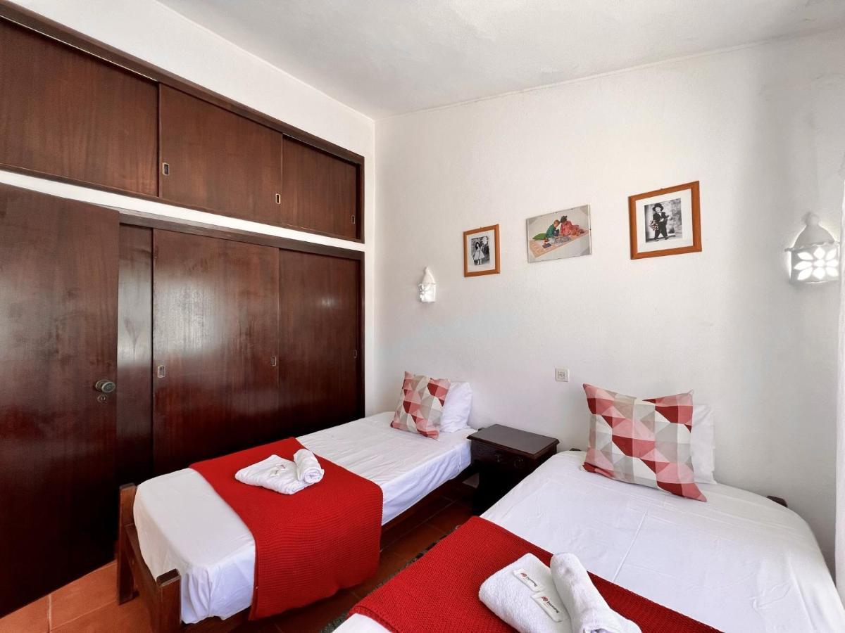 Armacao De Pera Twins 3 With Pool By Homing Apartment Bagian luar foto